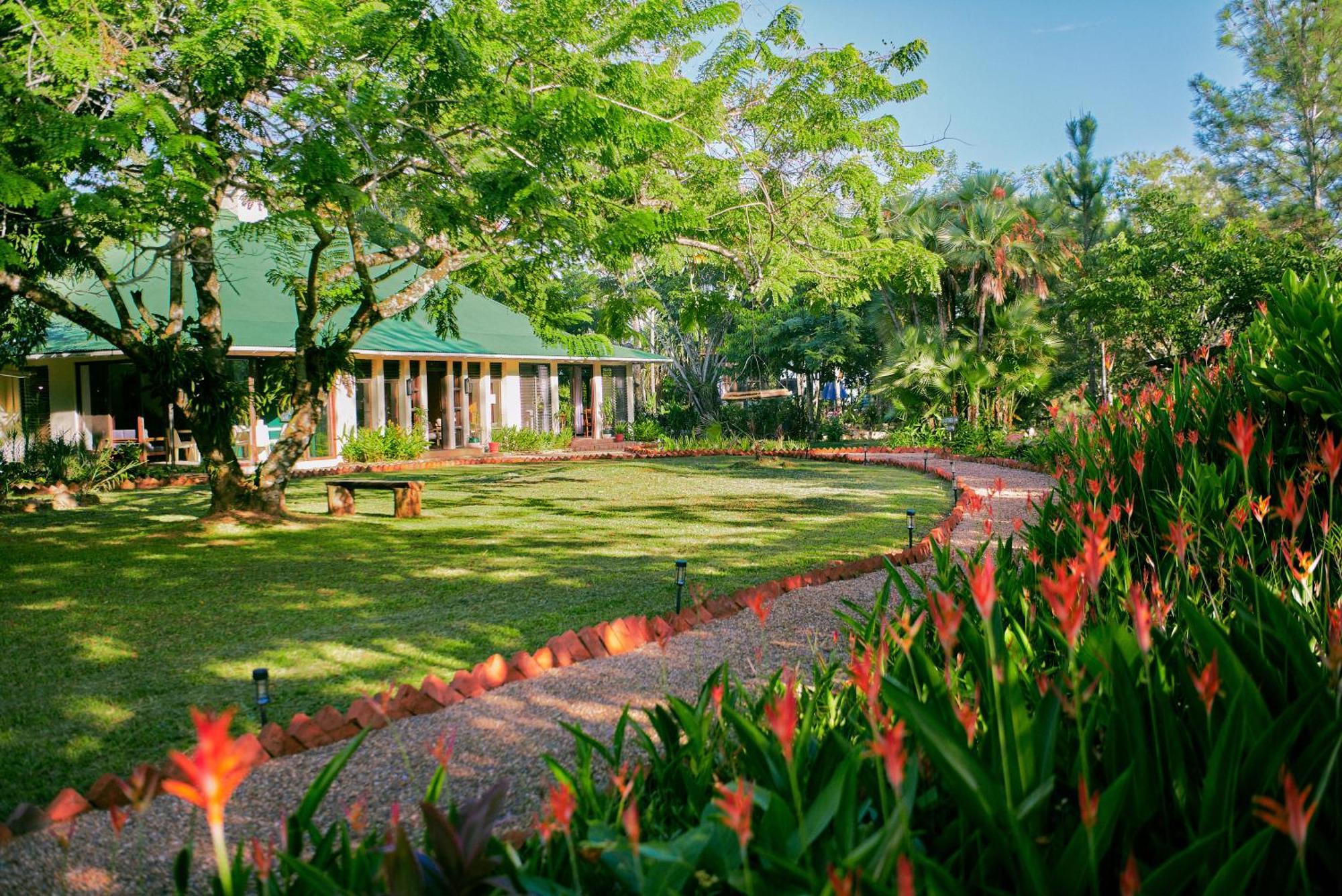 Blancaneau Hidden Valley Wilderness Lodge מראה חיצוני תמונה