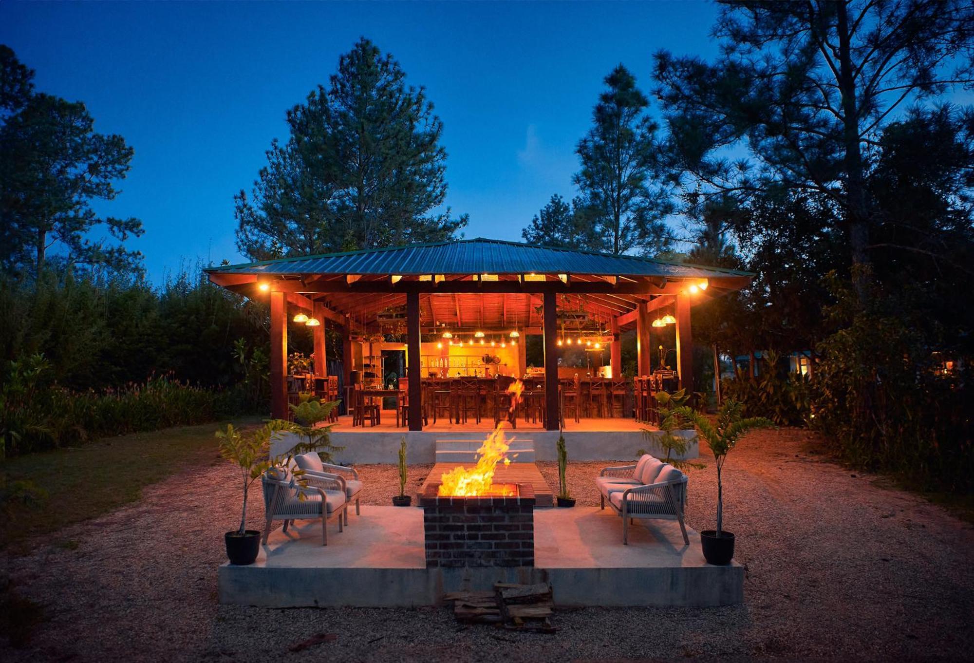 Blancaneau Hidden Valley Wilderness Lodge מראה חיצוני תמונה