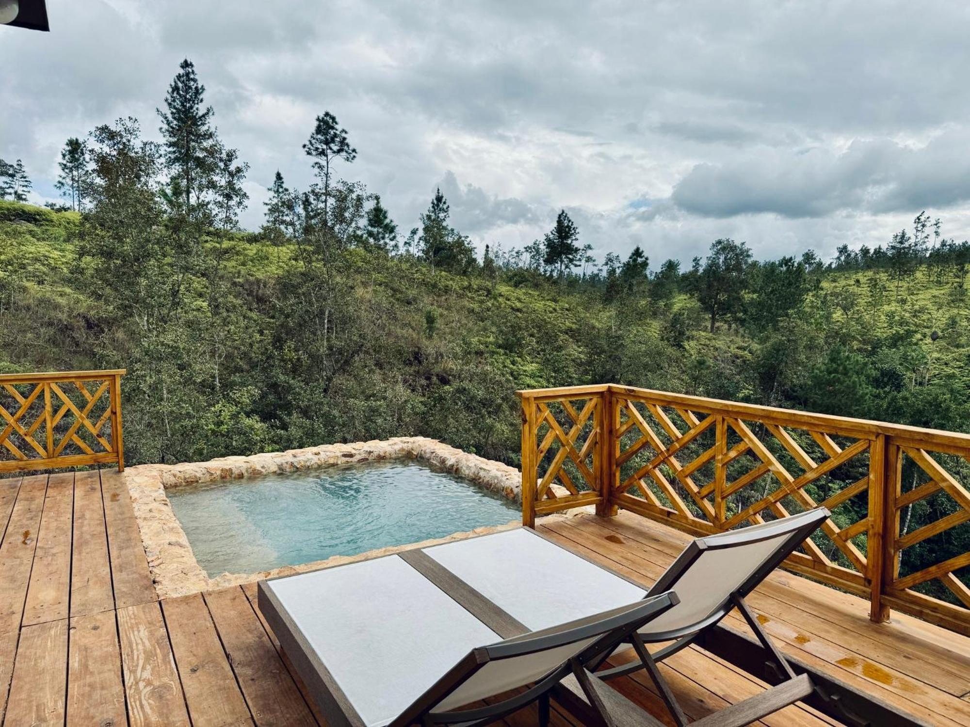Blancaneau Hidden Valley Wilderness Lodge מראה חיצוני תמונה